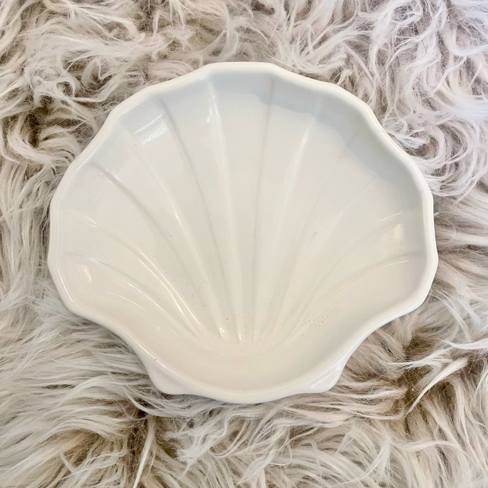 Pfaltzgraff, Heritage White Seashell Dish